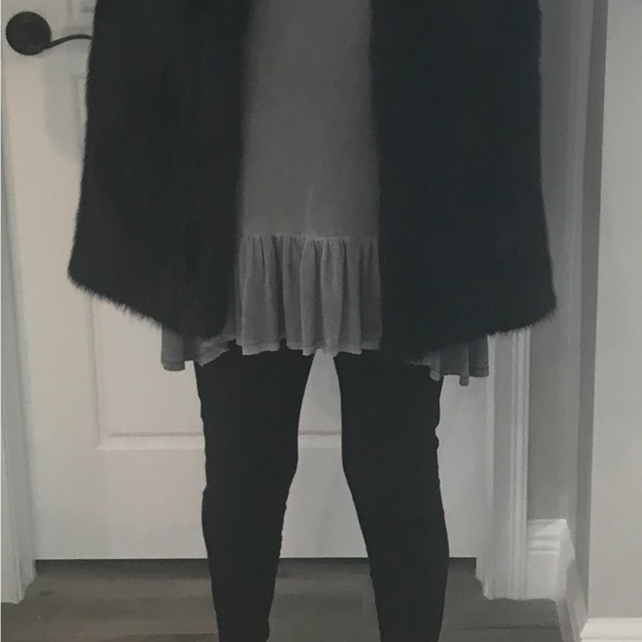 Black mink coat..ex condition.. black lining.. 2 Pockets.beautiful.size med-Lg - Picture 2 of 4